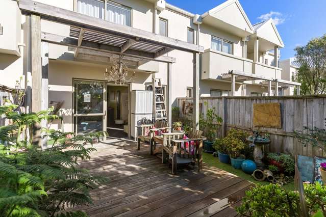  17/21 Hunters Park Drive Three Kings_2