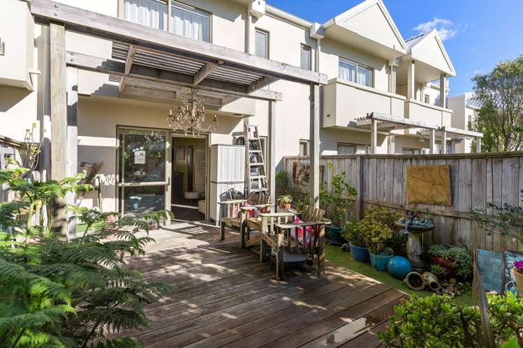  17/21 Hunters Park Drive Three Kings_2