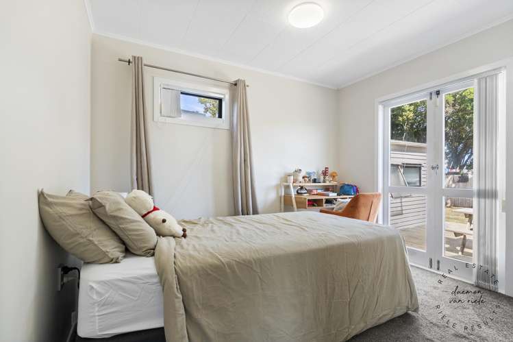 13 Blanes Road Weymouth_5