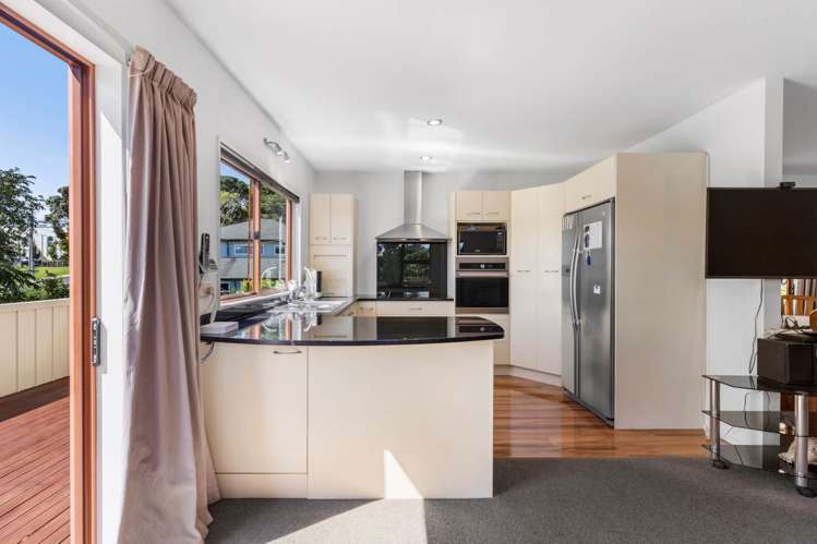 2 Hellyers Street Birkdale_6