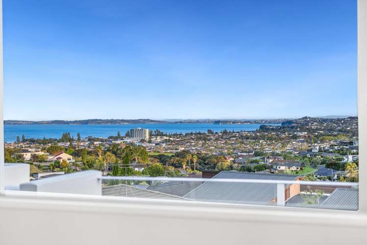70 Waldorf Crescent Orewa_21