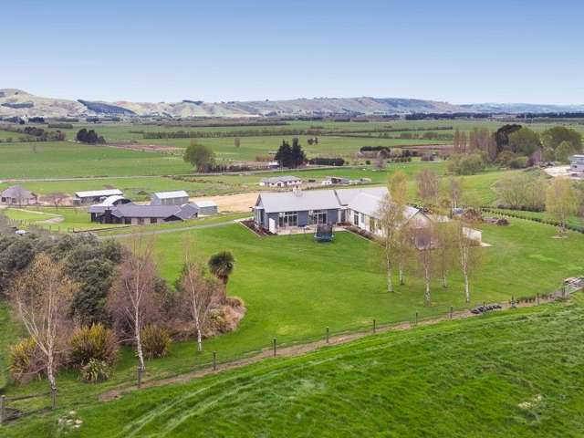 Outstanding Outram-Mosgiel Lifestyle Family home