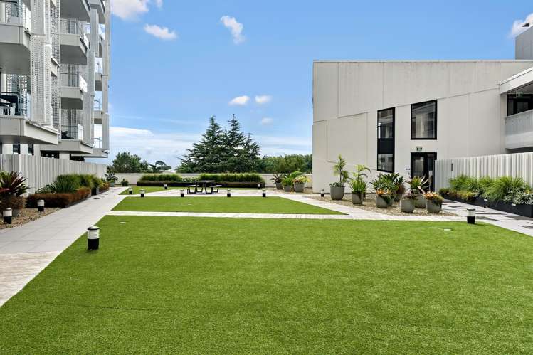 103/223A Green Lane West Epsom_16