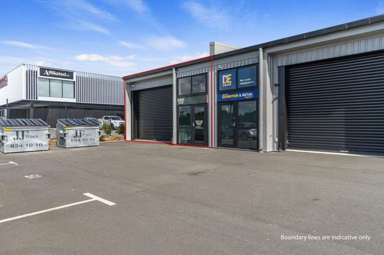 15/42B John Spencer Way_0