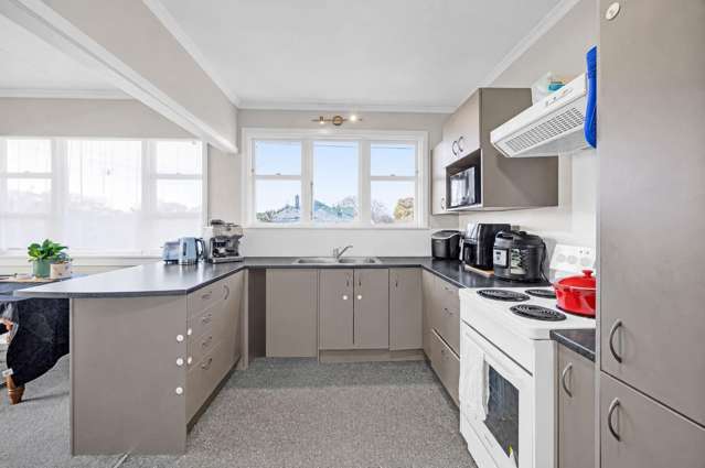 61 Collins Street Hawera_4