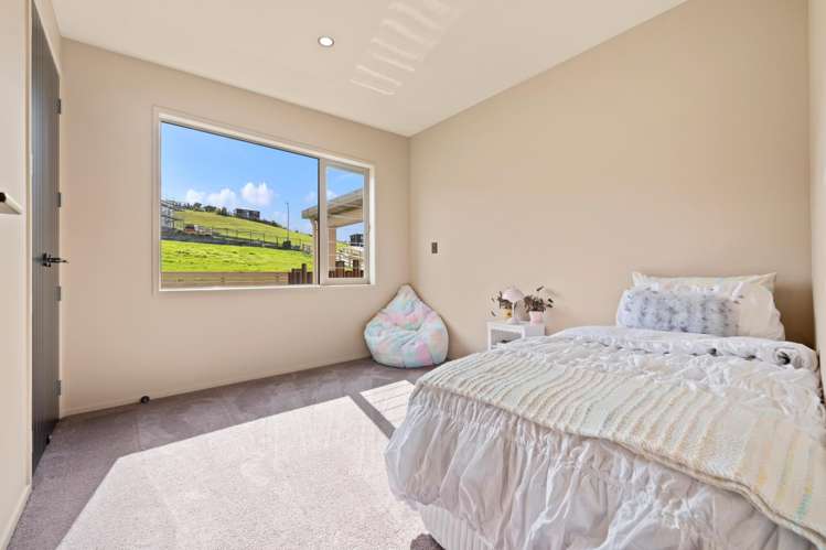 5 Blue Moon Rise Langs Beach_12