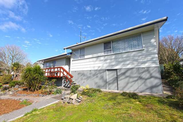 20 The Grove Titirangi_1