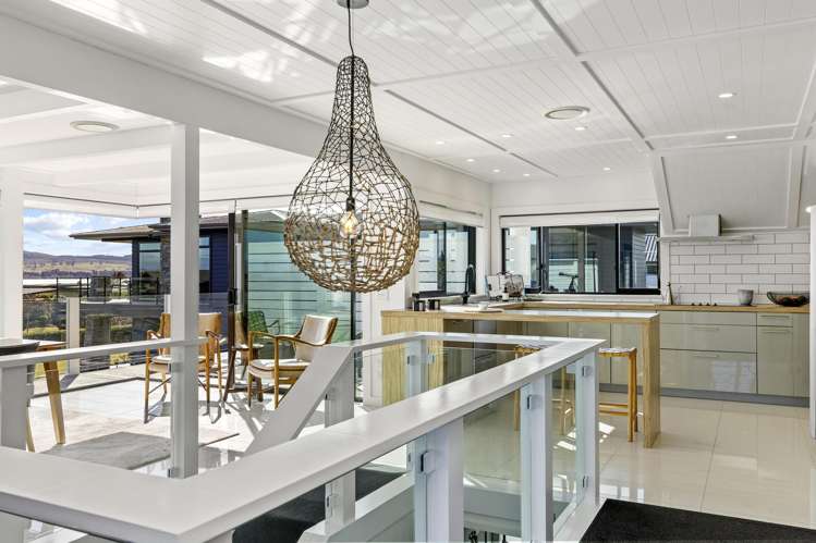 20 Pukenamu Road Rainbow Point_8