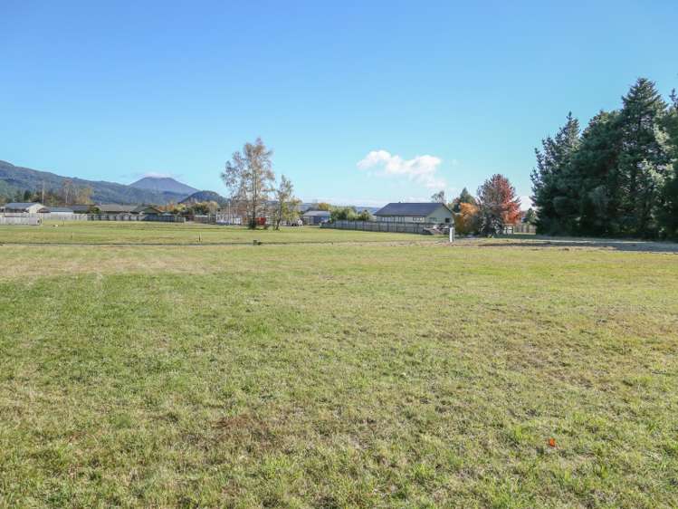 23 Ngahana Place Turangi_5