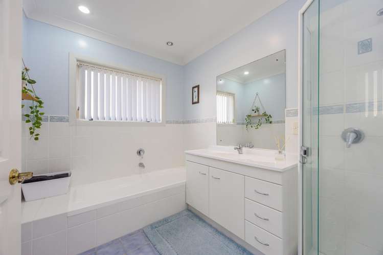 8 Greenway Rise Gulf Harbour_26