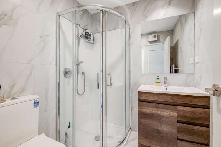 6/22 Spinella Drive Bayview_11