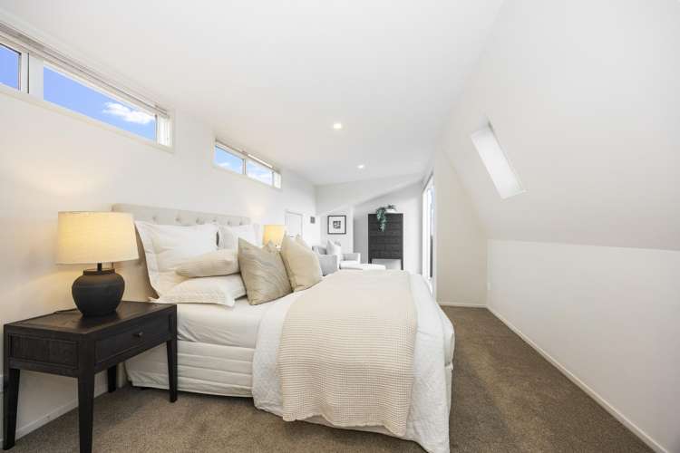 2/19 Seaview Avenue Northcote_18