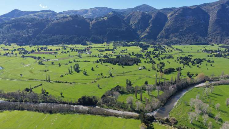 84 Loop Road East Takaka_3