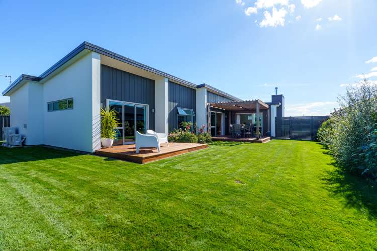 9 Drovers Way Frimley_16