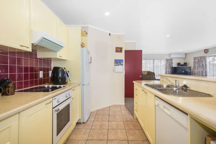 2c James Street Plimmerton_9
