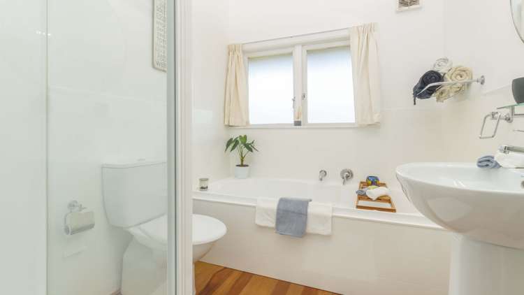 51 Handyside Street Tawa_18