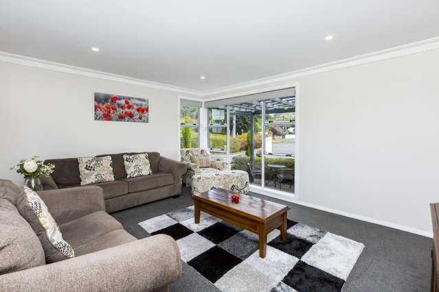 77 Shakespeare Avenue Trentham_1