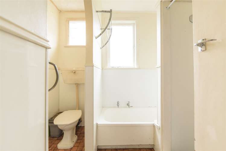 31 Cobham Crescent Kelston_10