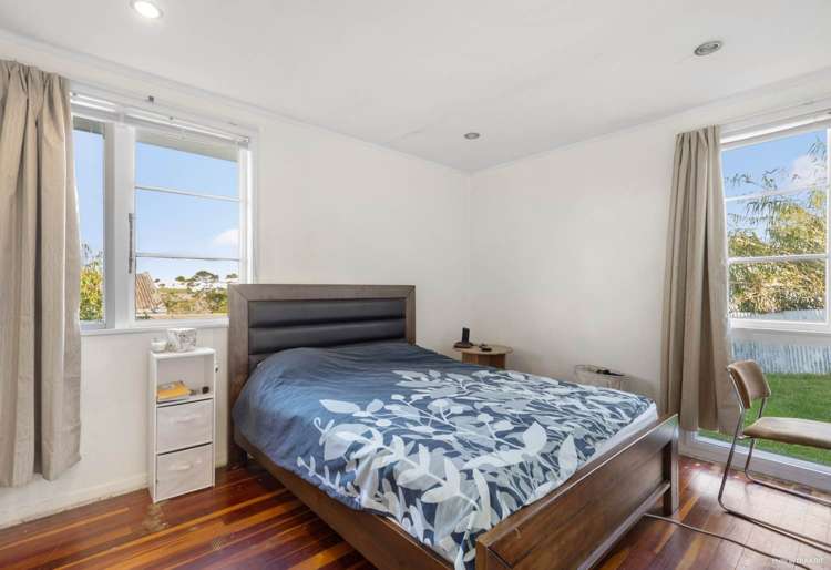 40 Taurus Crescent Beach Haven_7