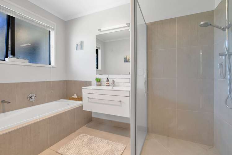 6 Tavarnya Way Patumahoe_17