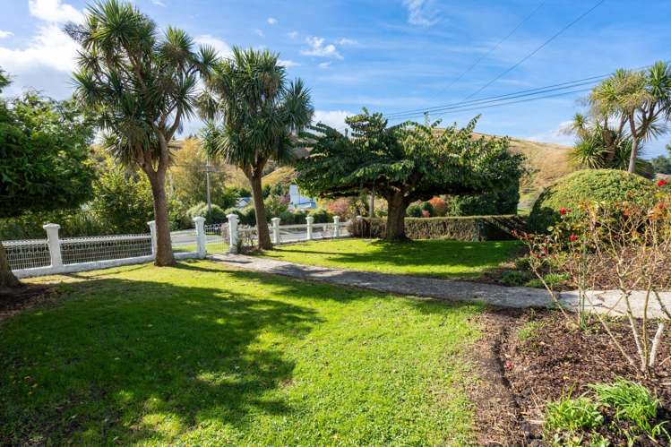 28 Harrington Street Lawrence_16