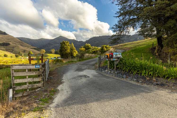 884 Queen Charlotte Drive Linkwater_6