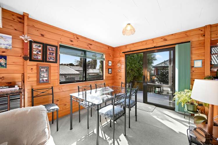 2 Emma Place Pukete_5