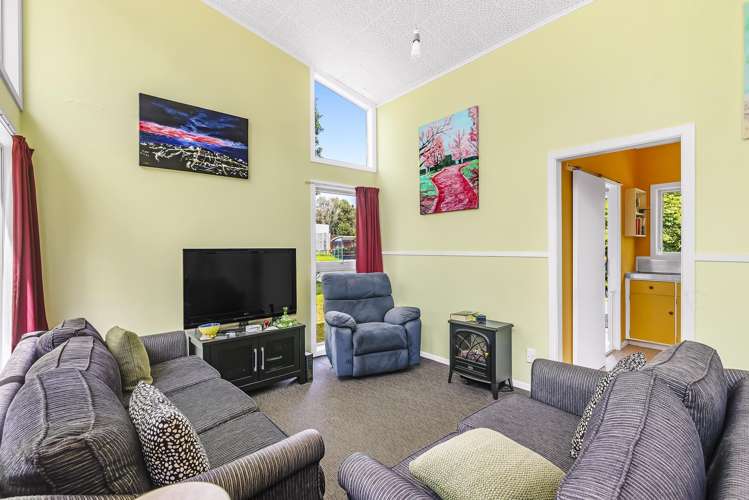 41 Queens Road Waikanae Beach_11