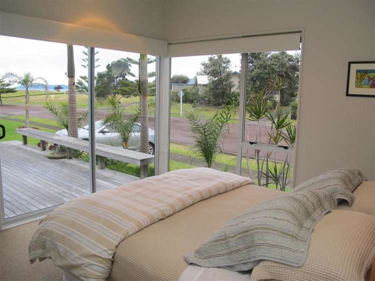 105 Ocean Close Matarangi_12