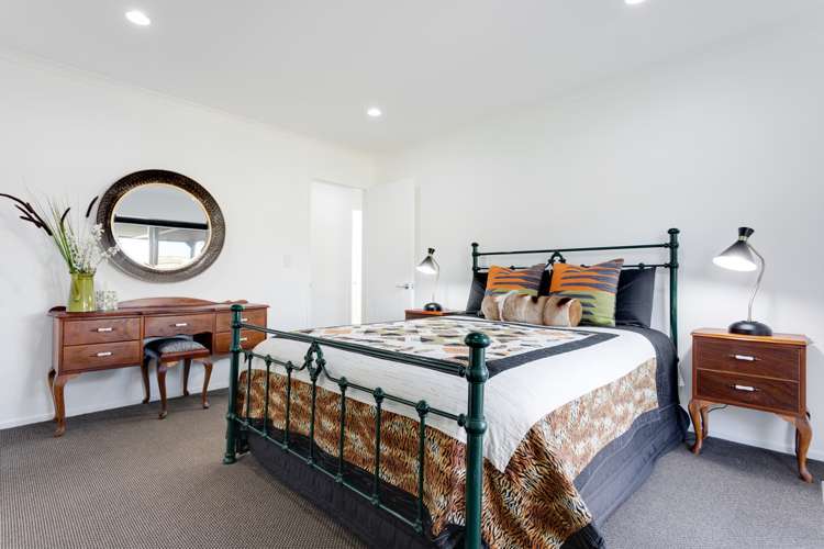 18 Mcewen Crescent Riverstone Terraces_16