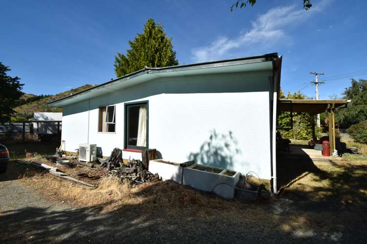 9 Sutherland Road Omarama_16