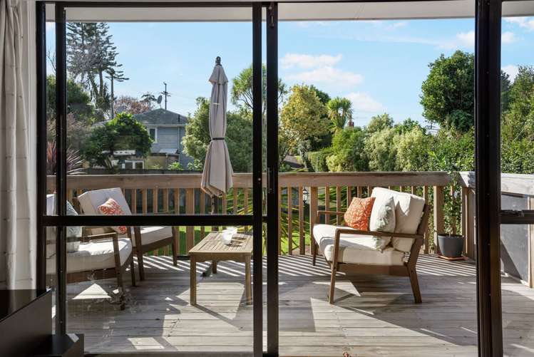 2/87 Beach Road Mellons Bay_23