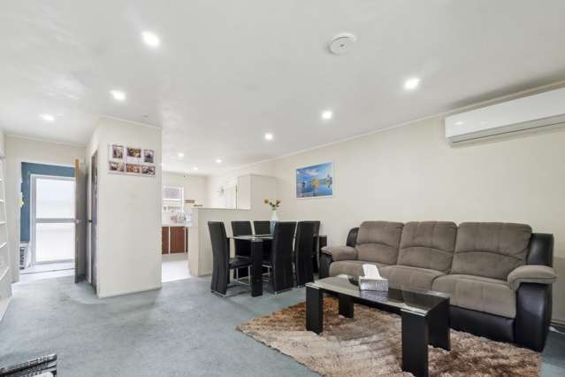 2/4 Slim Place Clendon Park_2