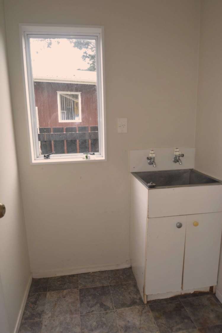 2/221 Buckland Road Mangere East_9