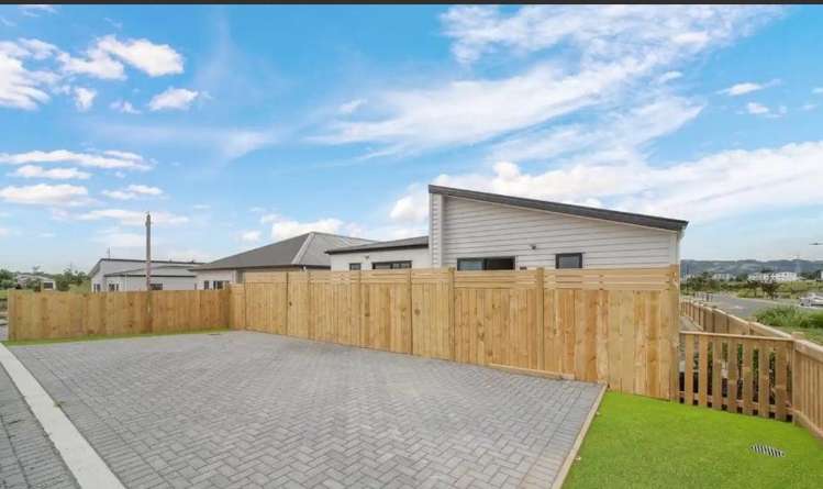18 Ihi Place Karaka_6
