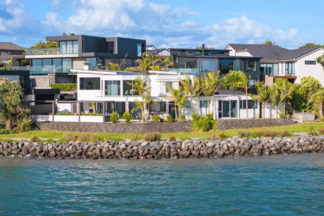 Panoramic Waterfront Living