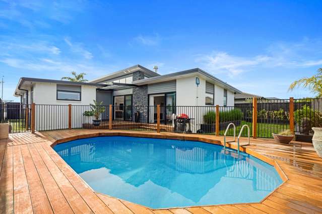 Rare Dual Living Gem with Pool in Palm Springs!