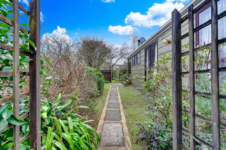 2 Marlowe Drive Leamington_18