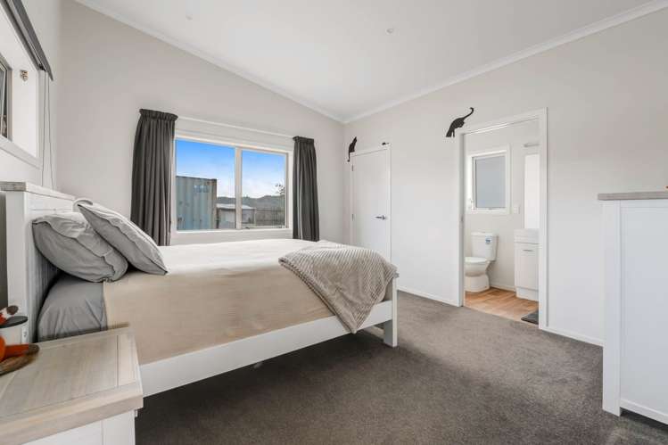 39 Inland Road Helensville_13