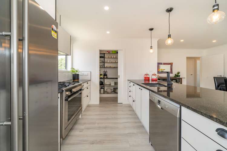 13 Poulson Grove Trentham_6