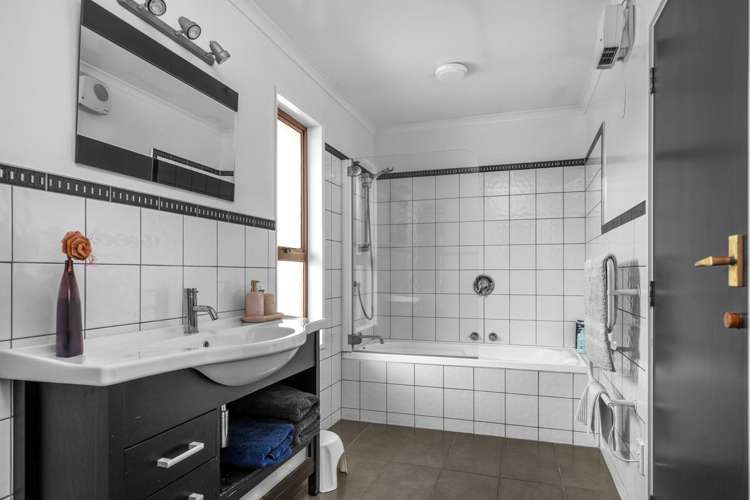 42 Glencarron Street Alexandra_11