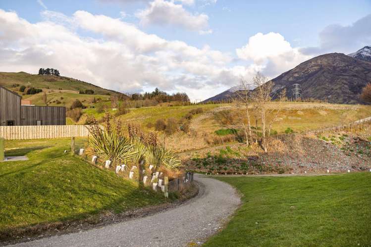 17 Lorne Street Dalefield/Wakatipu Basin_11