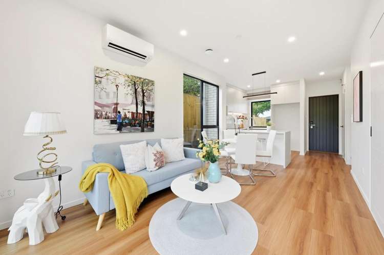 2/7 Cindy Place Pakuranga_1