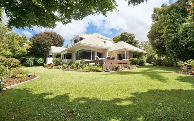 Charming Two-Storey Retreat in Tranquil Te Puke