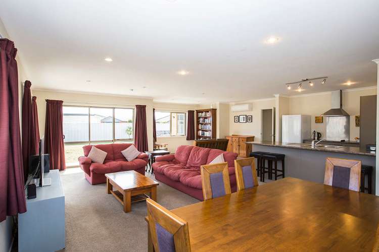 108 Solway Crescent Solway_3