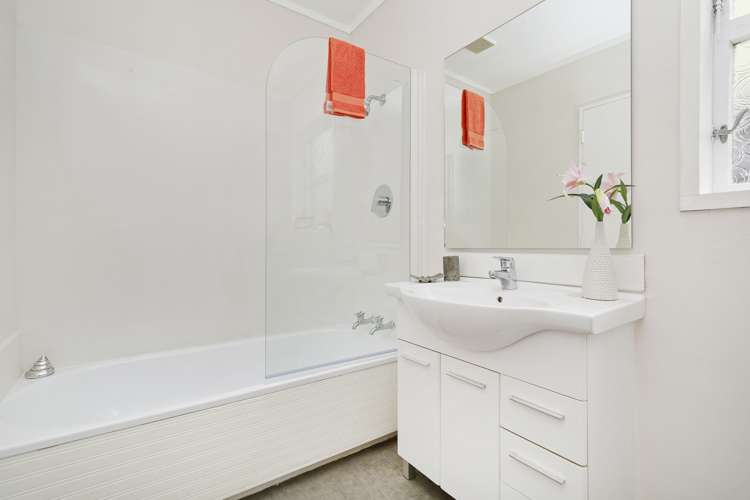 9a Redwood Avenue Tawa_5