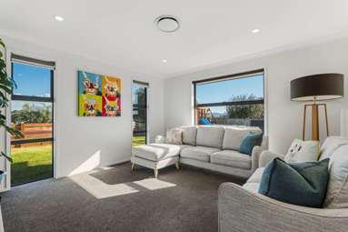 25 Charlotte Drive_4
