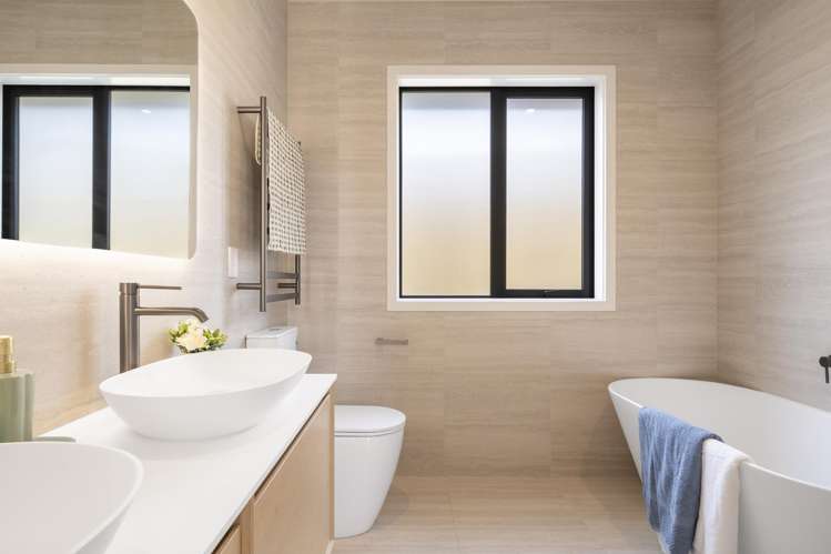 17 Awanui Road Red Beach_22