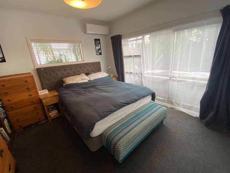 8 Ropata Avenue Point England_10