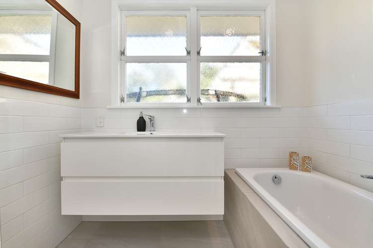22 Downer Street Helensville_13